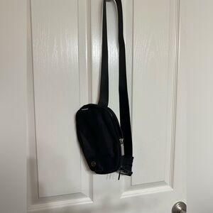 Lulu lemon belt bag